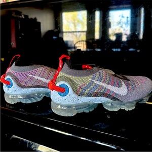 Nike Gray and Multicolor Knit Sneakers